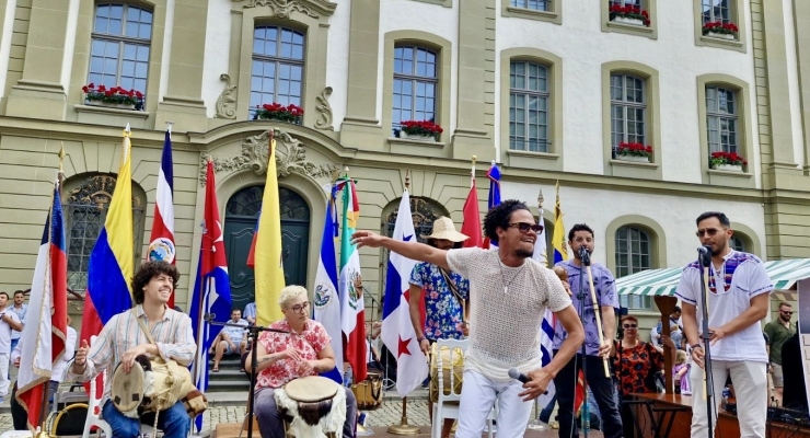 Embajada de Colombia presentó al Grupo Kandáleko en la Segunda Edición del Festival Cultural y Gastronómico Latinoamericano en Berna 