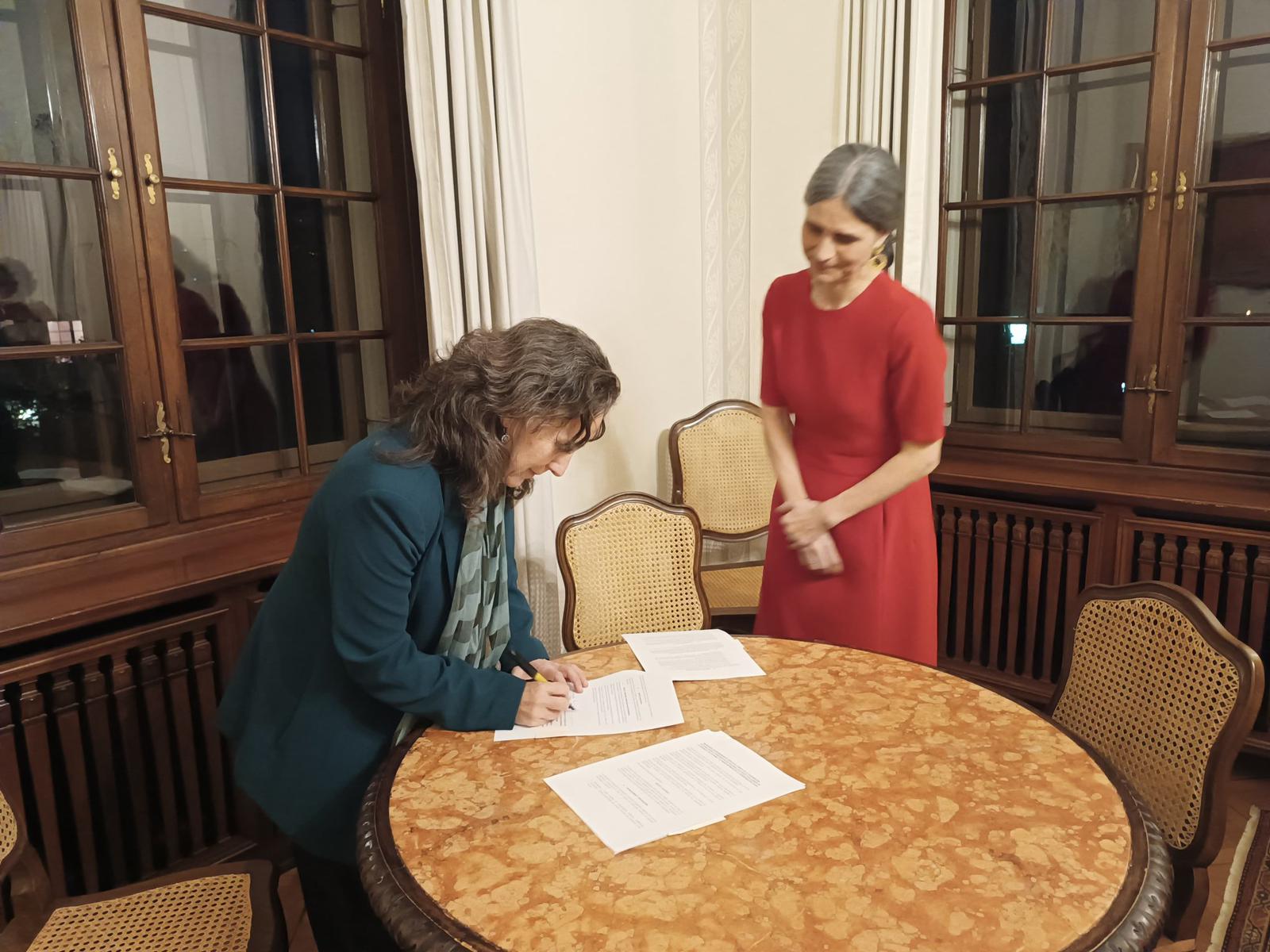 Ministerio de las Culturas, las Artes y los Saberes de Colombia suscribe memorando de entendimiento con el Museo Rietberg en Suiza 