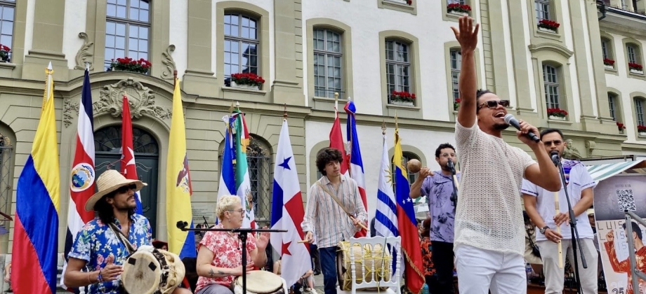 Embajada de Colombia presentó al Grupo Kandáleko en la Segunda Edición del Festival Cultural y Gastronómico Latinoamericano en Berna 