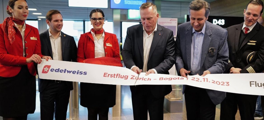 Primer vuelo directo entre Zúrich y Bogotá despegó con 300 pasajeros hacia Colombia