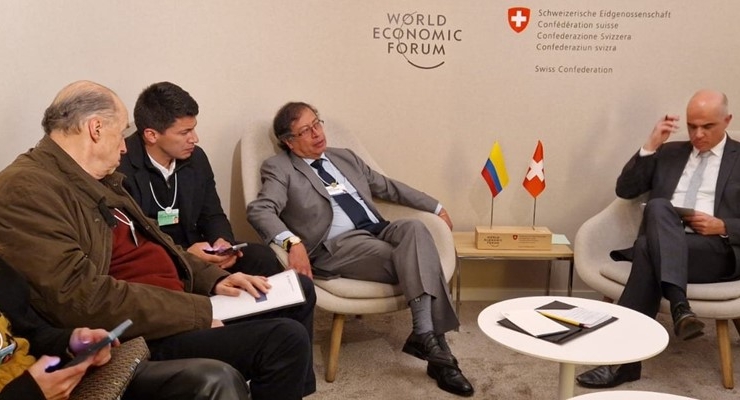 Ministro Álvaro Leyva cumplió, junto al Presidente Gustavo Petro, primer día de agenda en el Foro Económico Mundial