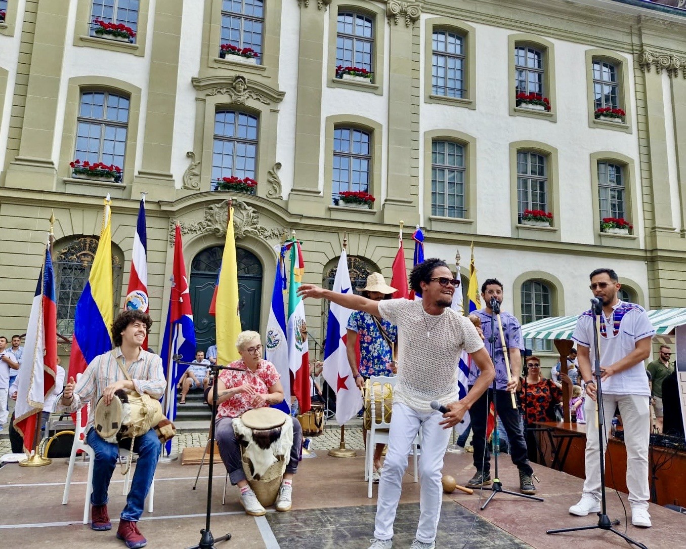 Embajada de Colombia presentó al Grupo Kandáleko en la Segunda Edición del Festival Cultural y Gastronómico Latinoamericano en Berna 